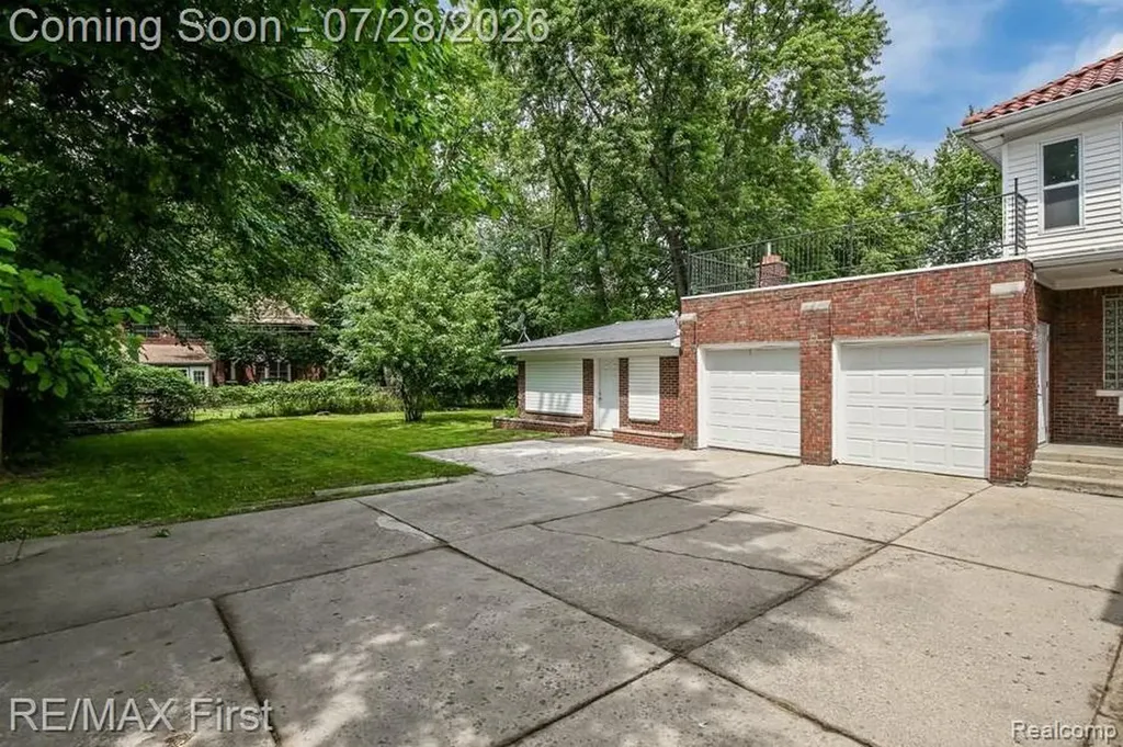 1349 Devonshire Road Grosse Pointe Park City MI 48230