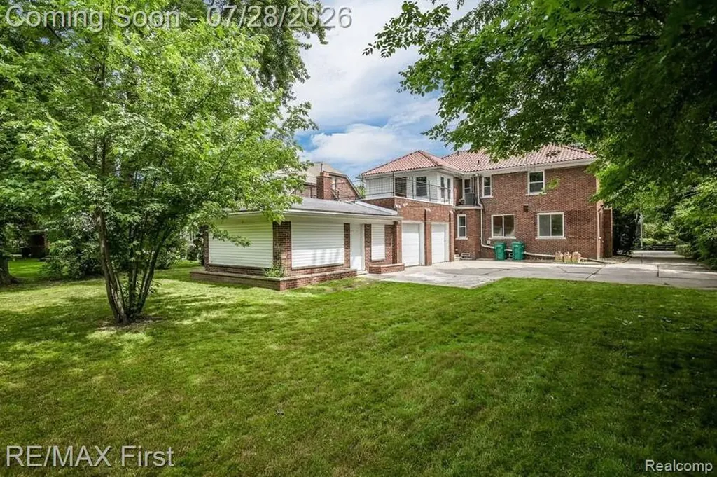 1349 Devonshire Road Grosse Pointe Park City MI 48230