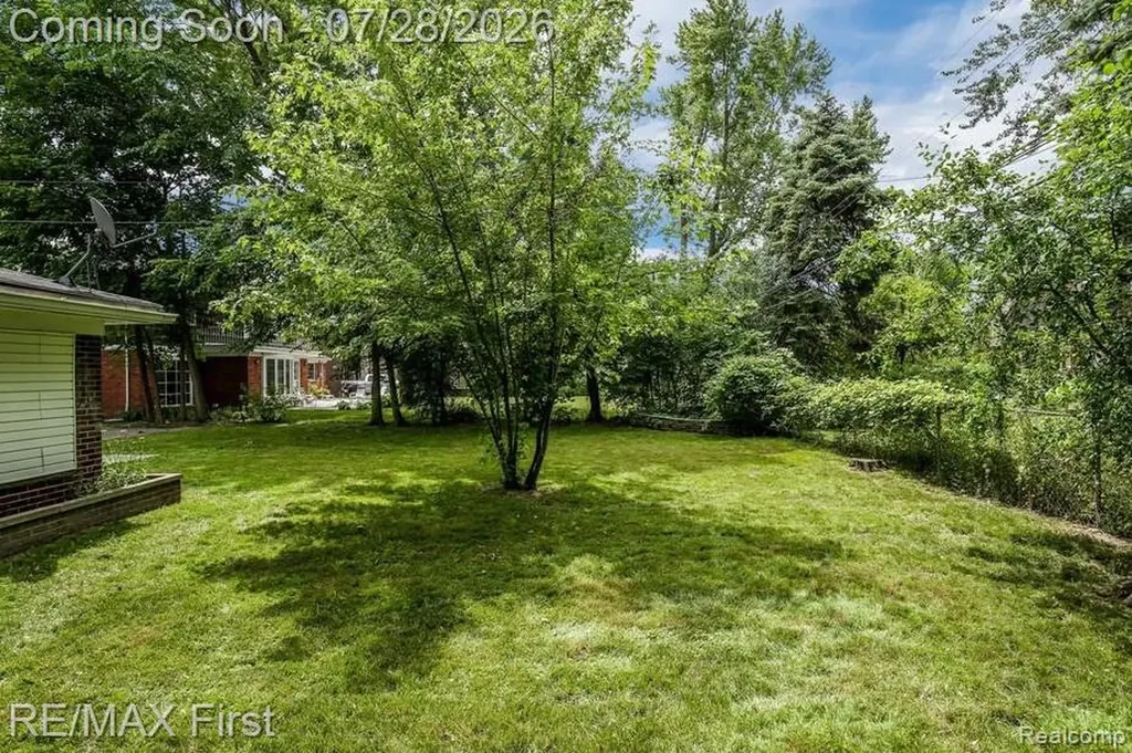 1349 Devonshire Road Grosse Pointe Park City MI 48230