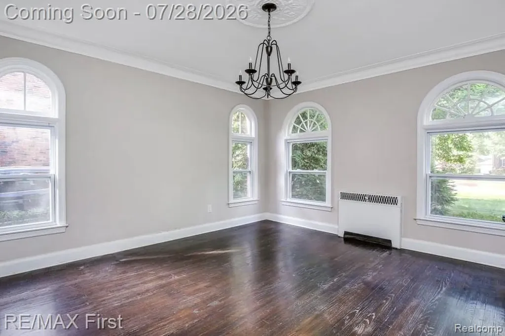 1349 Devonshire Road Grosse Pointe Park City MI 48230