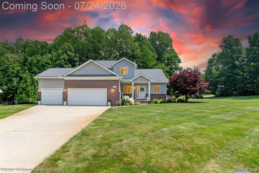 508 Forest Hill Dr Drive Oxford Village MI 48371