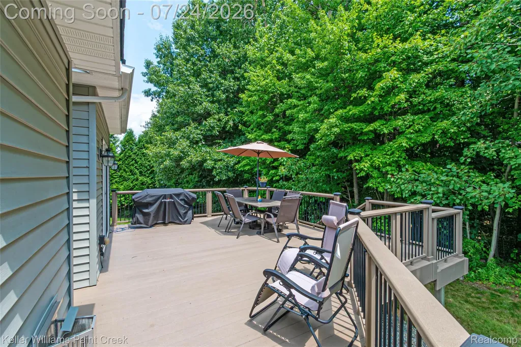 508 Forest Hill Dr Drive Oxford Village MI 48371