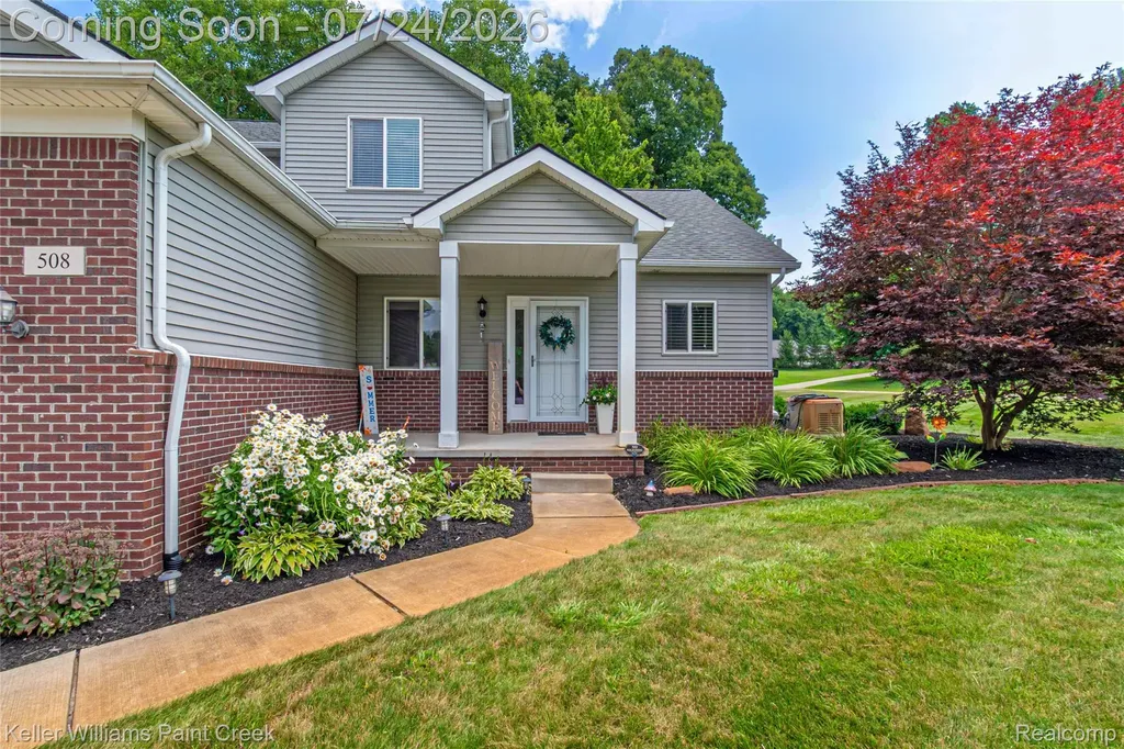 508 Forest Hill Dr Drive Oxford Village MI 48371