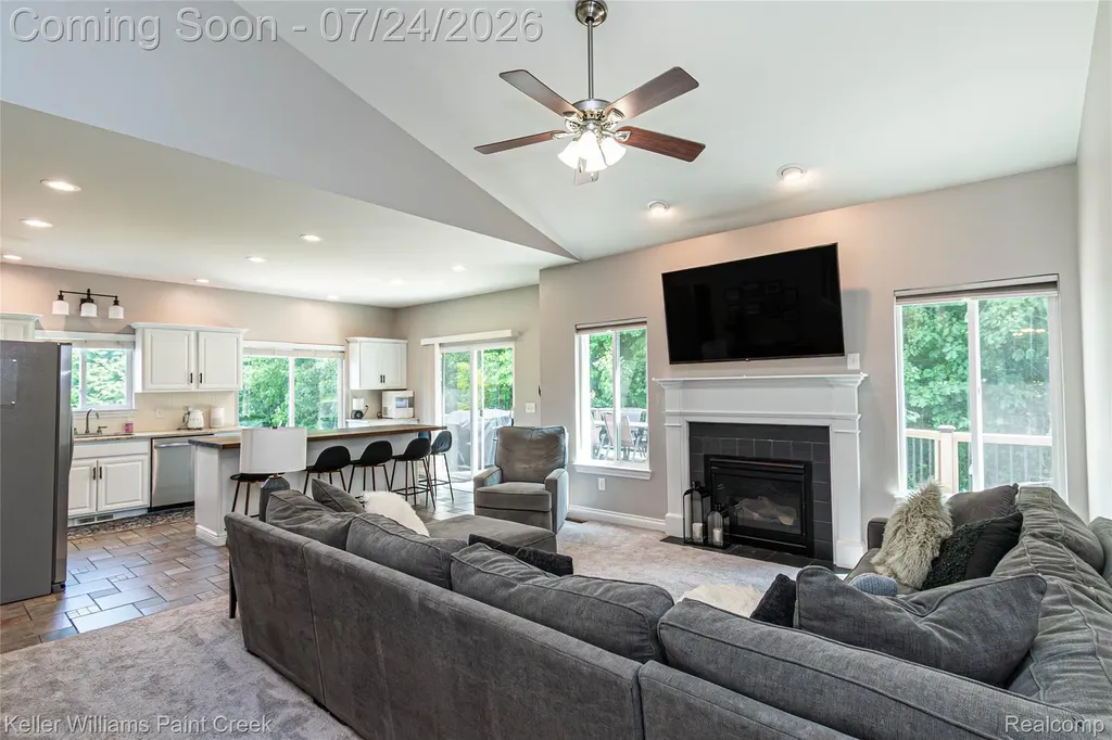 508 Forest Hill Dr Drive Oxford Village MI 48371