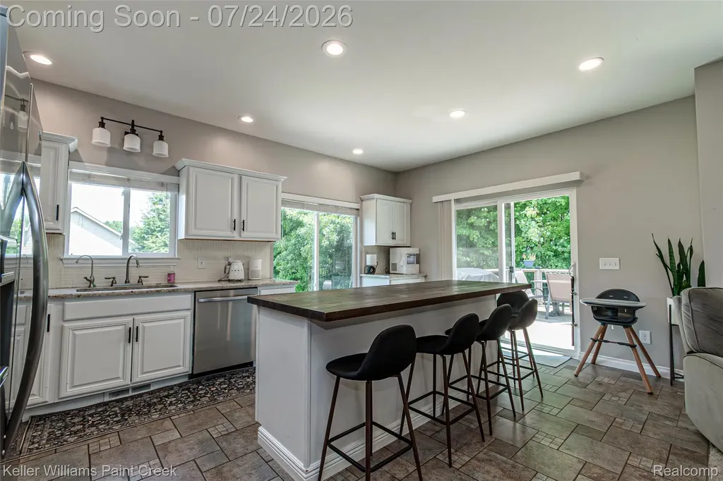 508 Forest Hill Dr Drive Oxford Village MI 48371