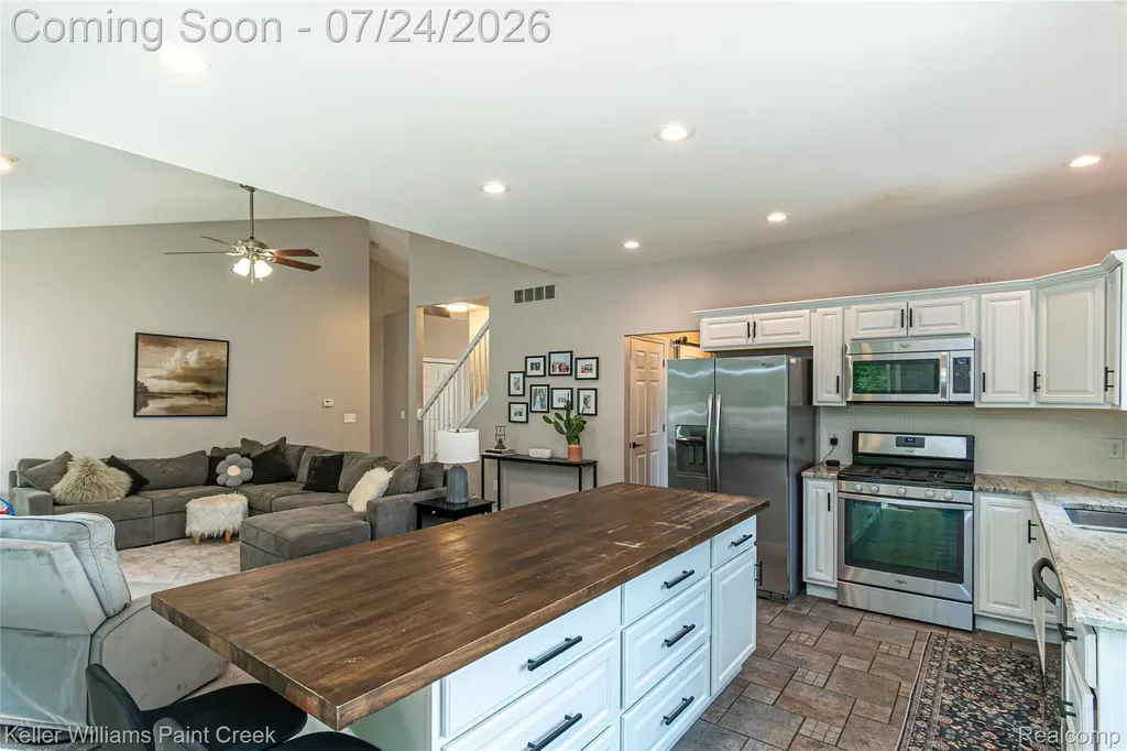 508 Forest Hill Dr Drive Oxford Village MI 48371