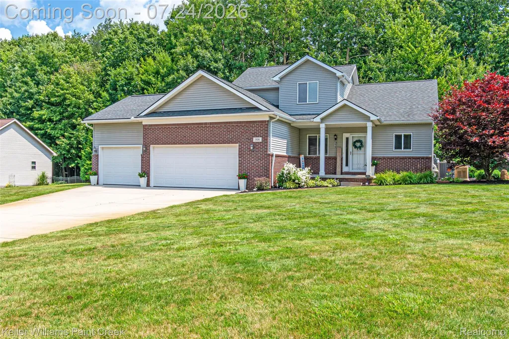 508 Forest Hill Dr Drive Oxford Village MI 48371