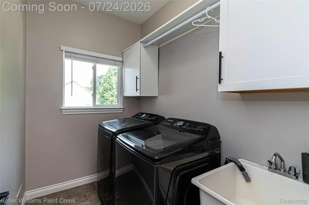 508 Forest Hill Dr Drive Oxford Village MI 48371