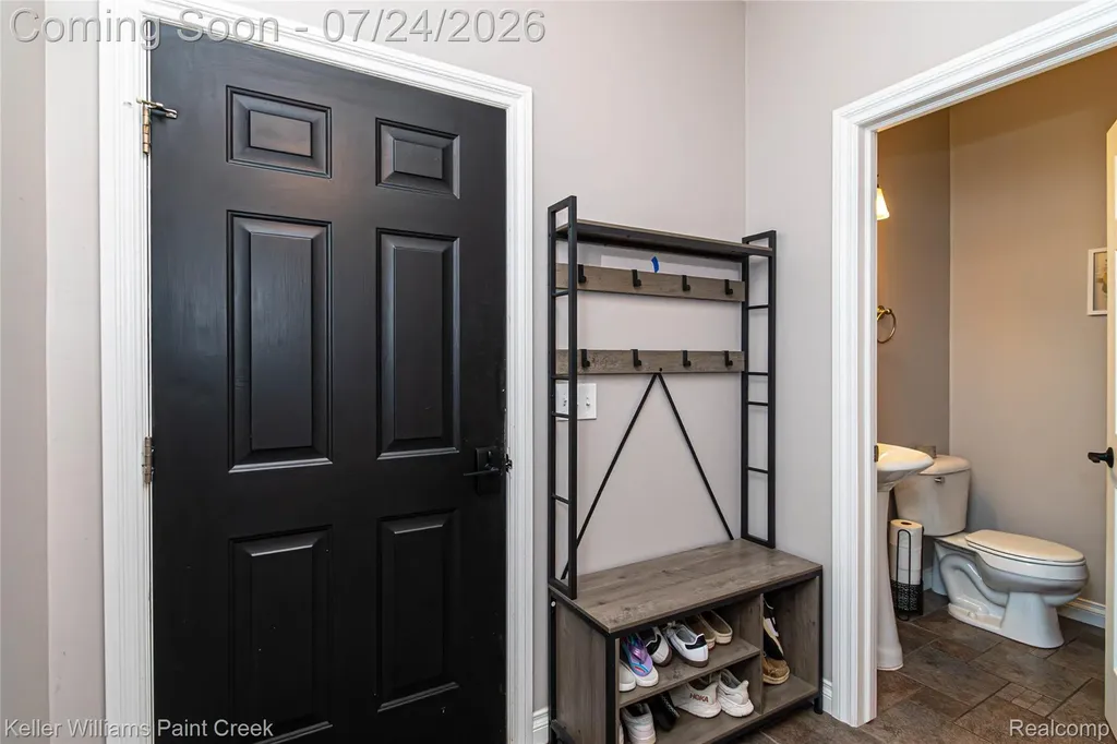 508 Forest Hill Dr Drive Oxford Village MI 48371