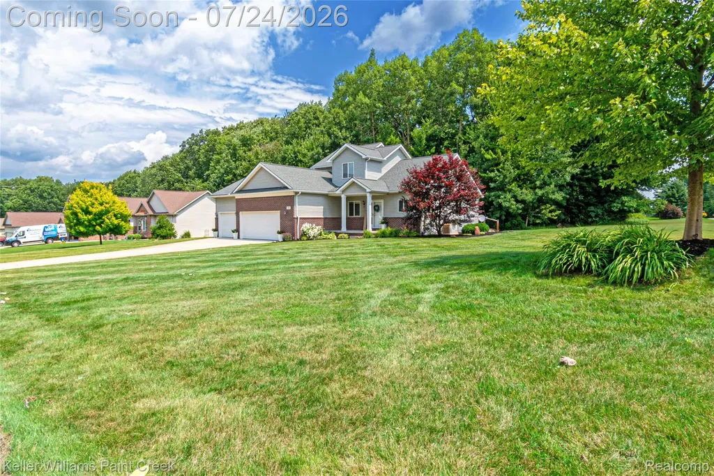 508 Forest Hill Dr Drive Oxford Village MI 48371