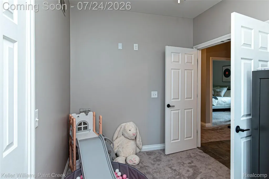 508 Forest Hill Dr Drive Oxford Village MI 48371