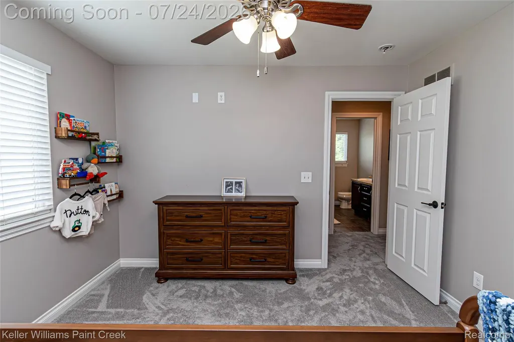 508 Forest Hill Dr Drive Oxford Village MI 48371