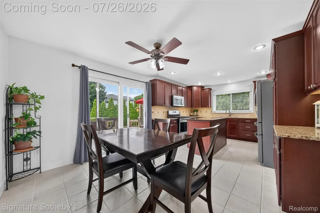 5133 Allison Drive Troy City MI 48085