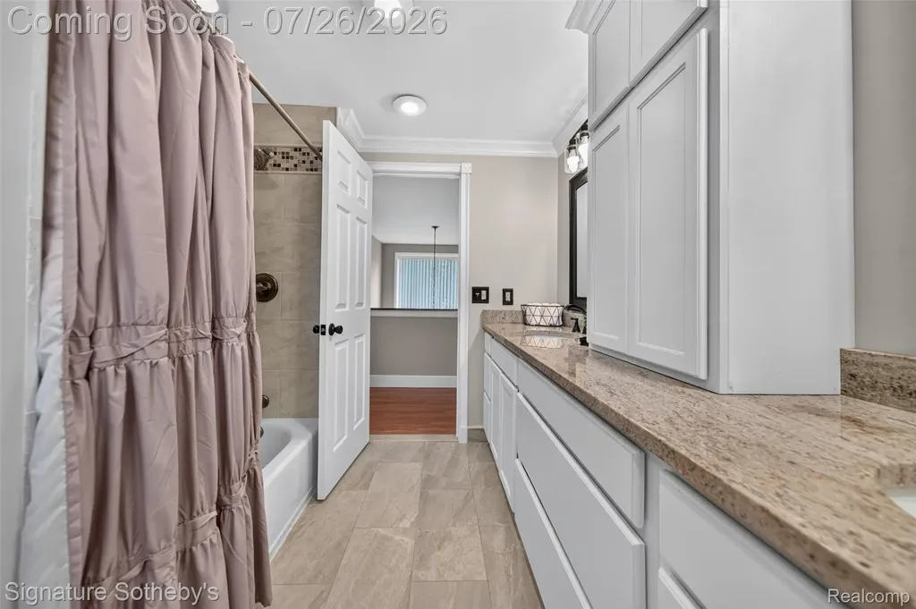 5133 Allison Drive Troy City MI 48085