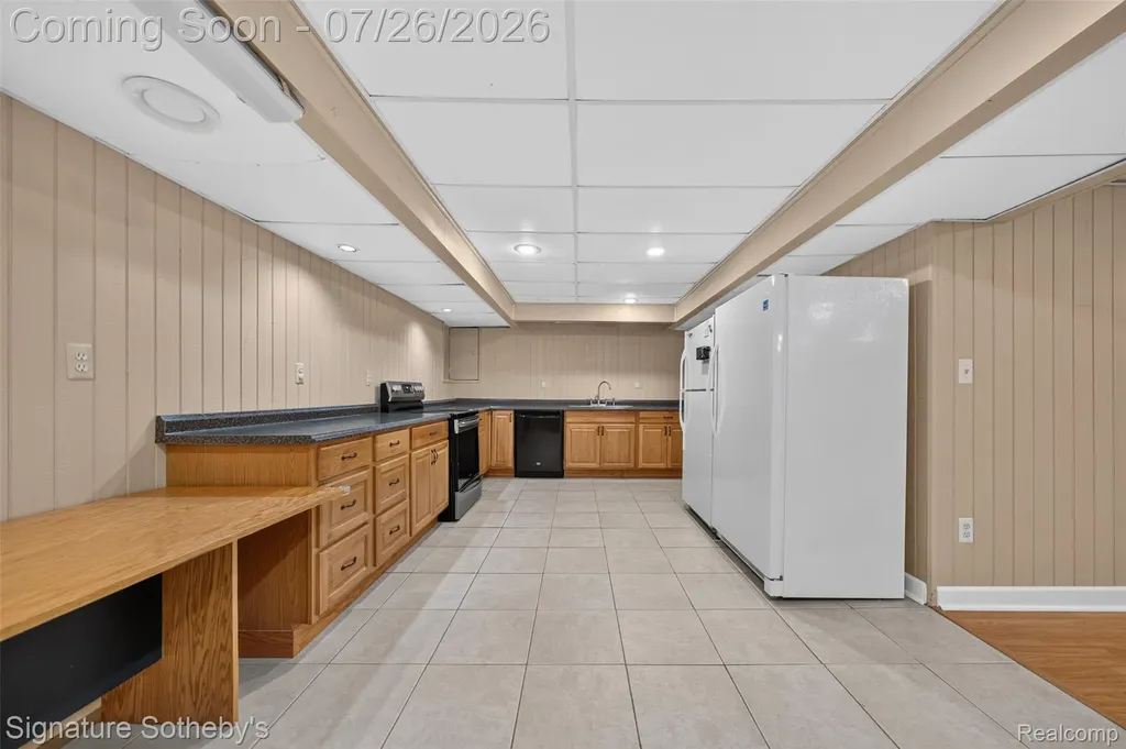 5133 Allison Drive Troy City MI 48085