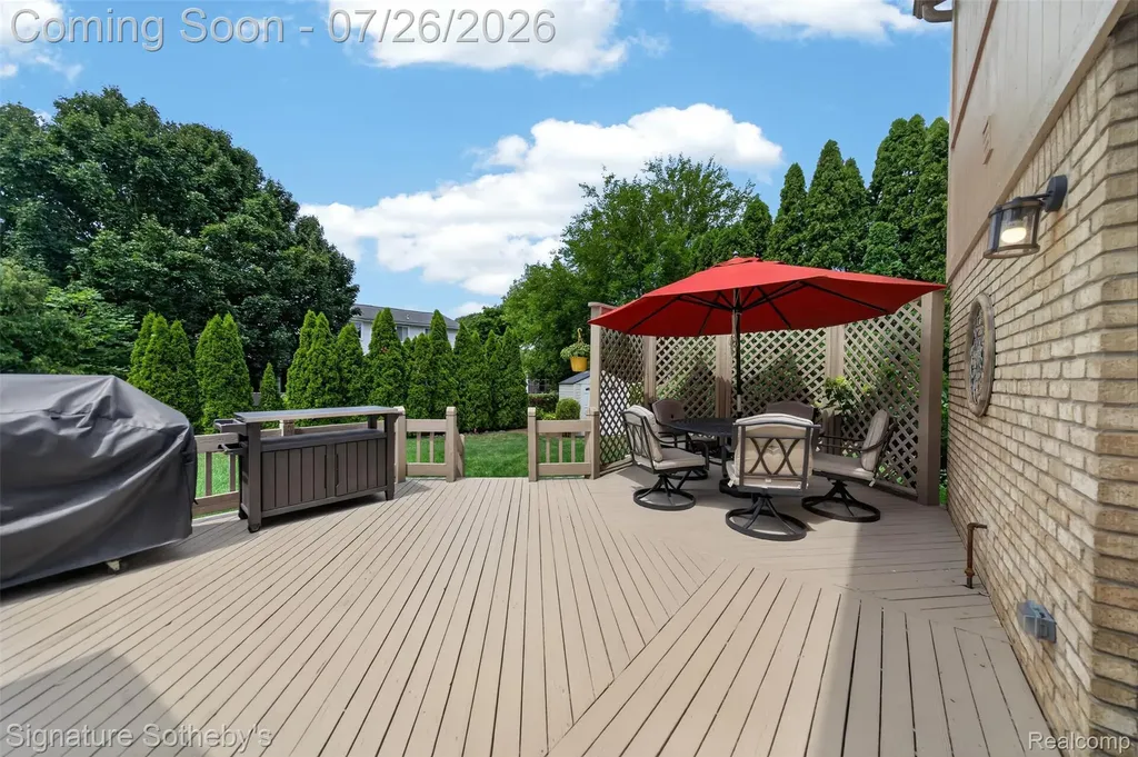 5133 Allison Drive Troy City MI 48085