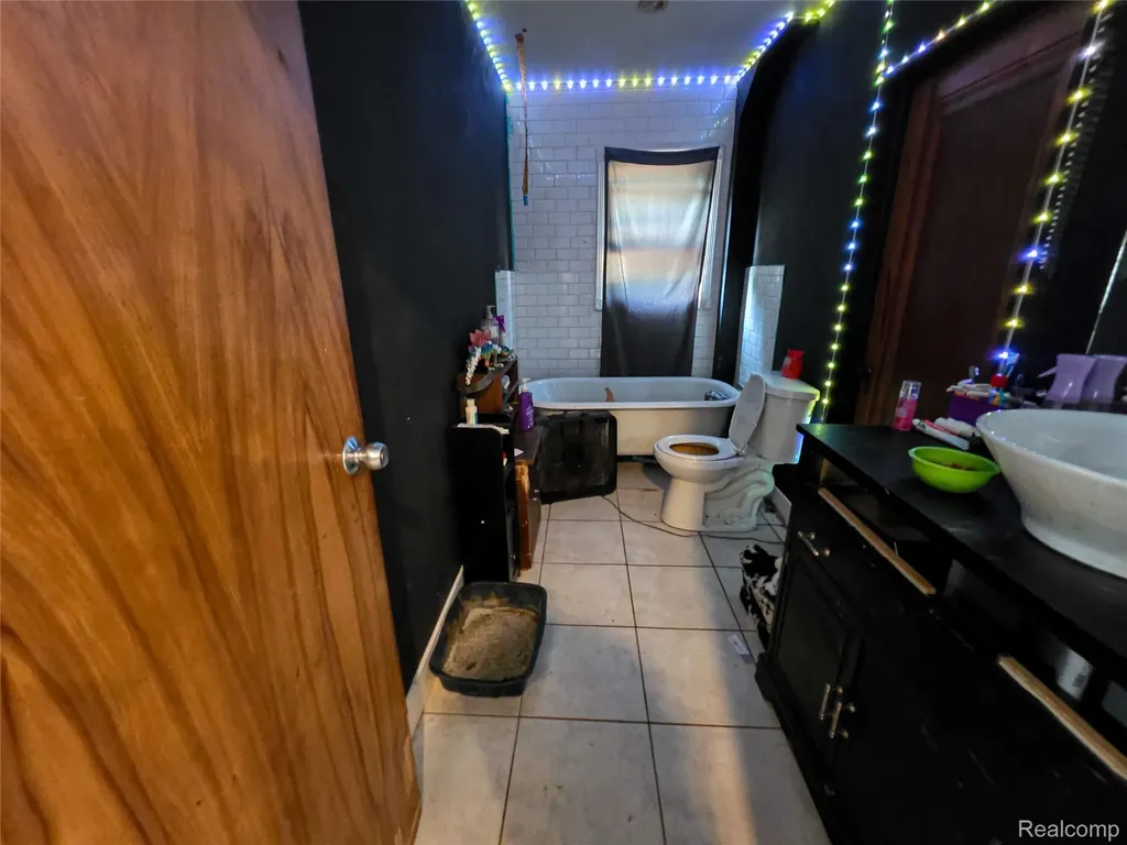 7046 N Dort Highway Genesee Charter Township MI 48458
