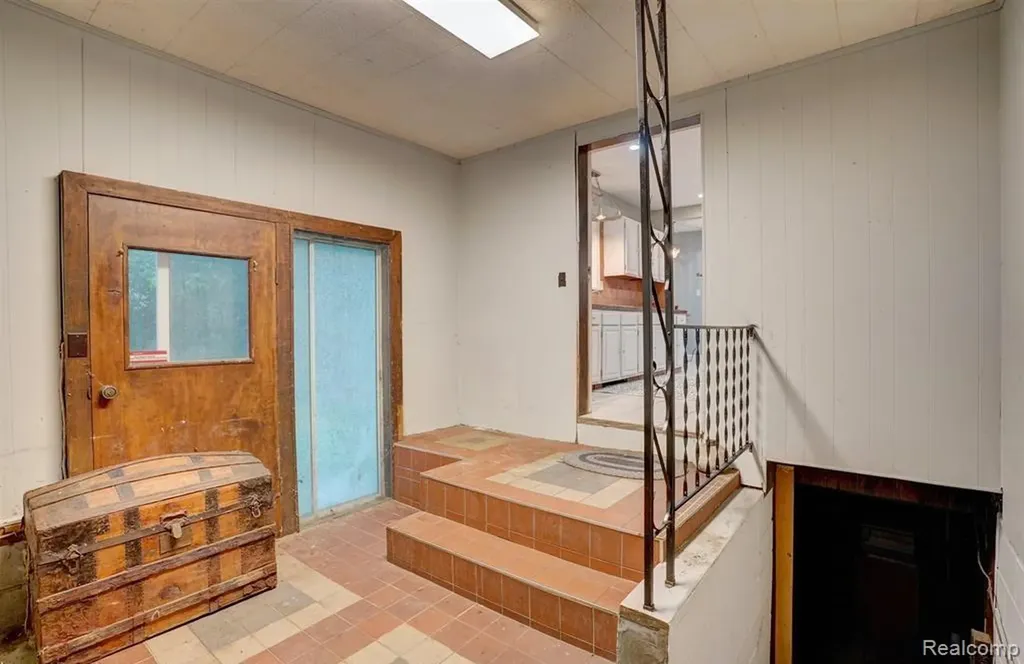 7046 N Dort Highway Genesee Charter Township MI 48458