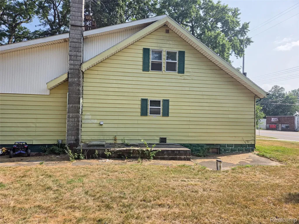 7046 N Dort Highway Genesee Charter Township MI 48458