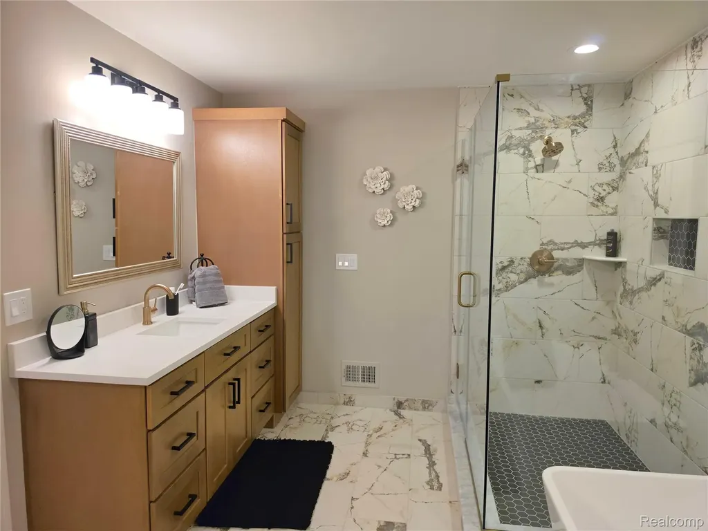 7398 Brys Shelby Charter Township MI 48316