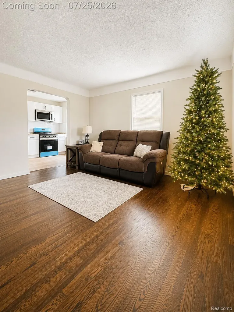 31492 Cherry Hill Road Garden City City MI 48135