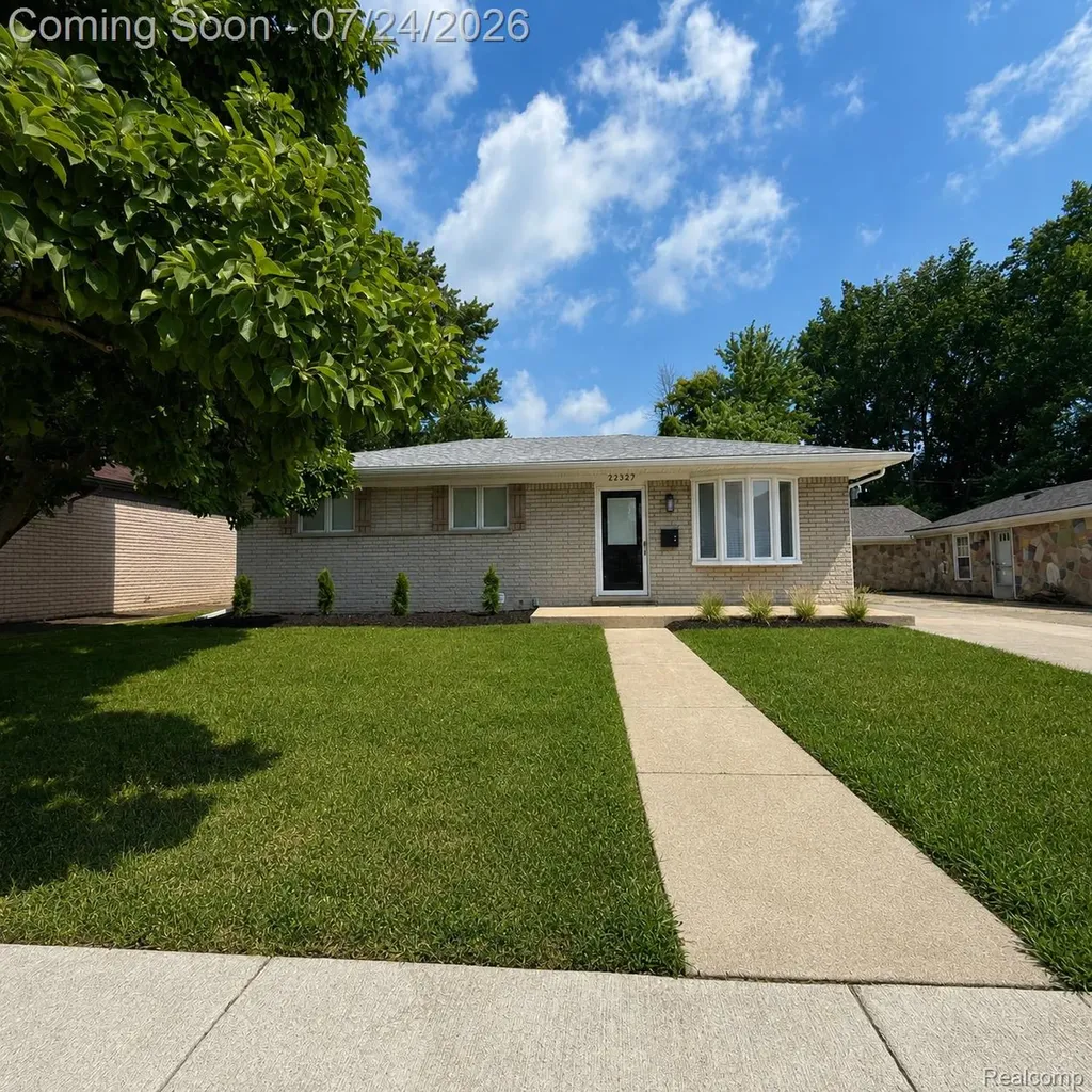 22327 Gordon Road St. Clair Shores City MI 48081