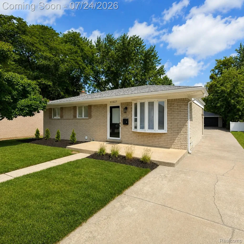 22327 Gordon Road St. Clair Shores City MI 48081