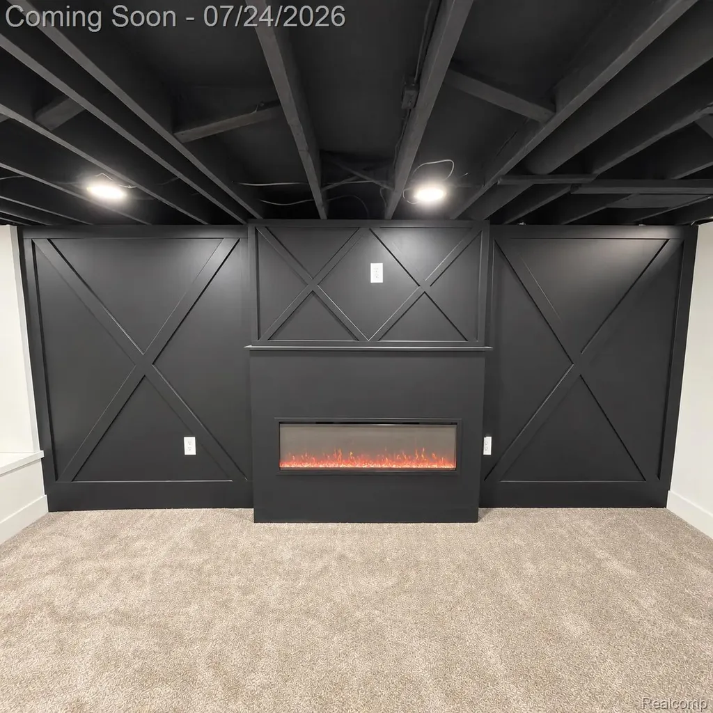 22327 Gordon Road St. Clair Shores City MI 48081