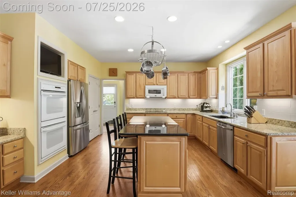 44559 White Pine Circle E Northville Township MI 48168