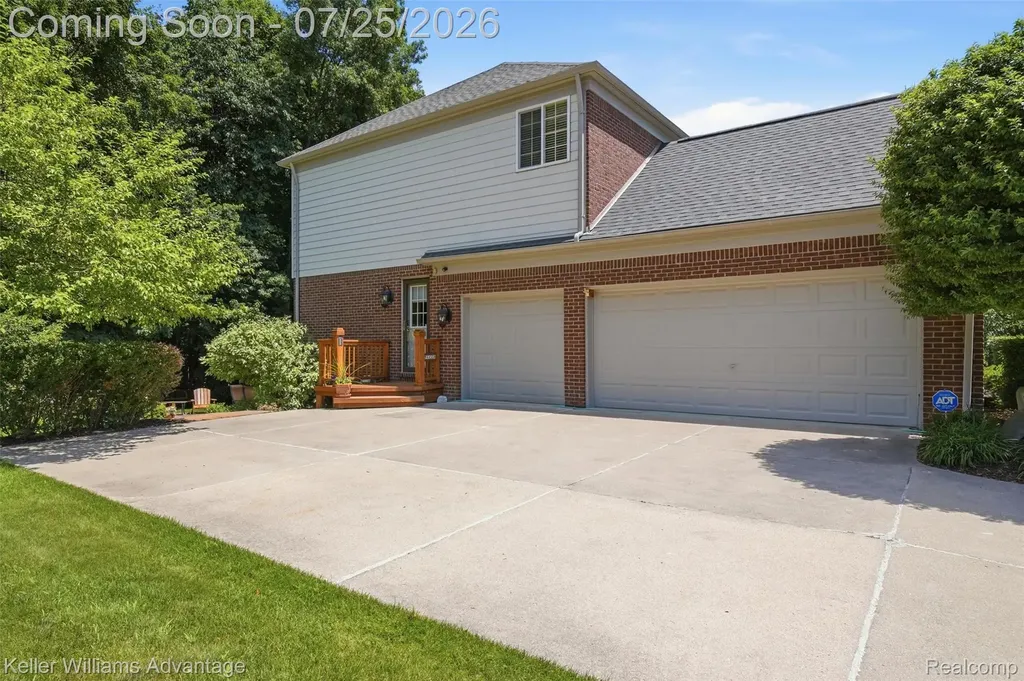 44559 White Pine Circle E Northville Township MI 48168