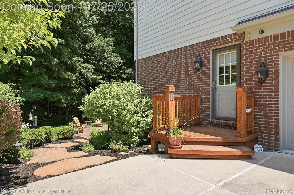 44559 White Pine Circle E Northville Township MI 48168