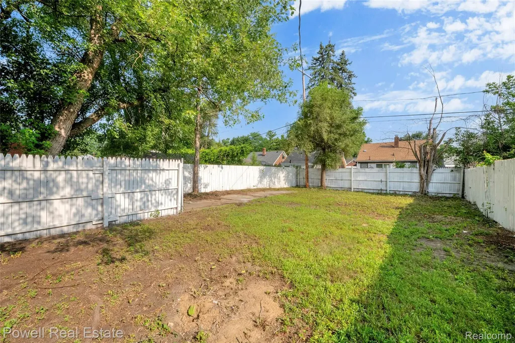22482 W Mcnichols Road Detroit City MI 48219