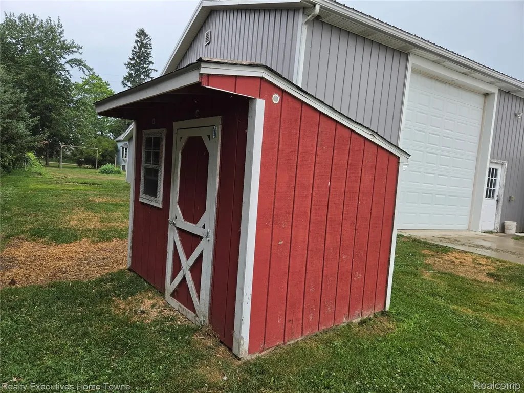 2715 Cash Road Watertown Township MI 48401