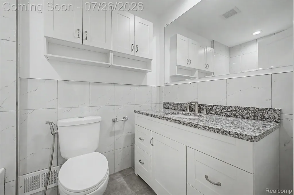 2226 Whitefield Street Dearborn Heights City MI 48127