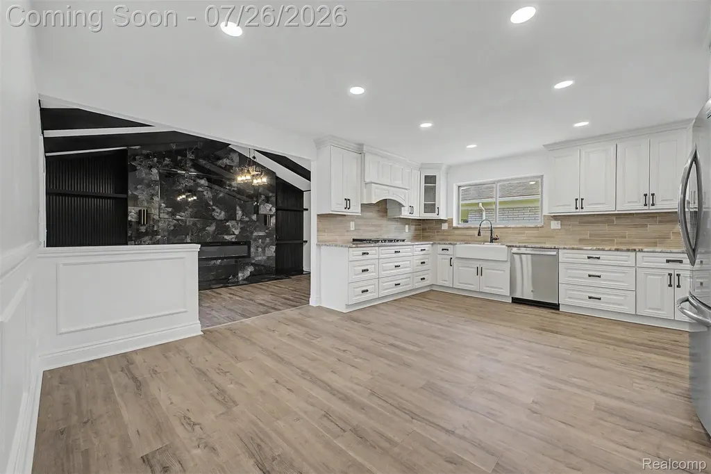 2226 Whitefield Street Dearborn Heights City MI 48127