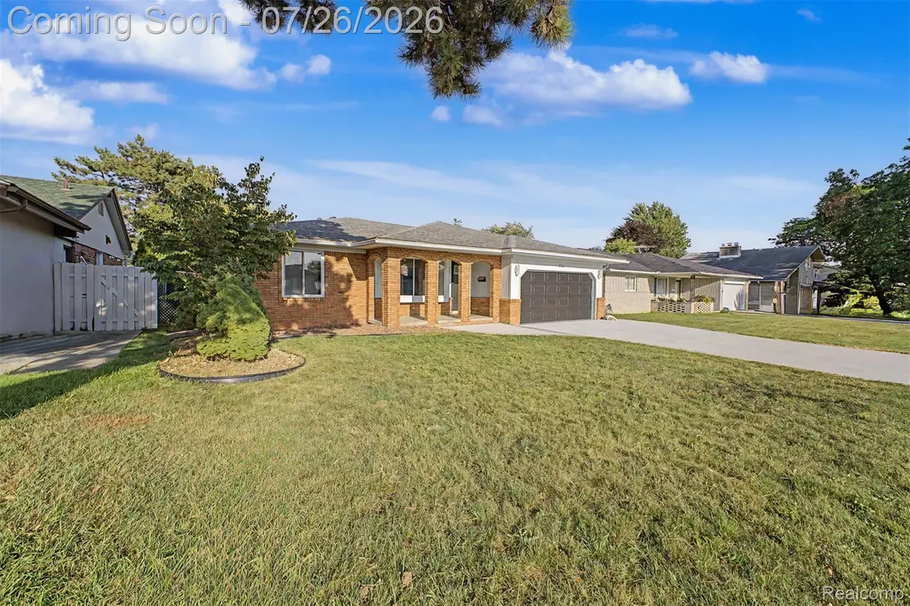 2226 Whitefield Street Dearborn Heights City MI 48127