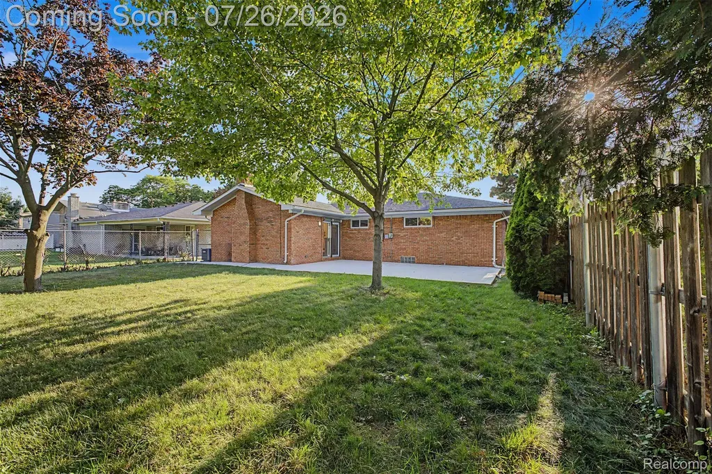 2226 Whitefield Street Dearborn Heights City MI 48127
