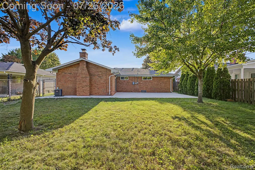 2226 Whitefield Street Dearborn Heights City MI 48127