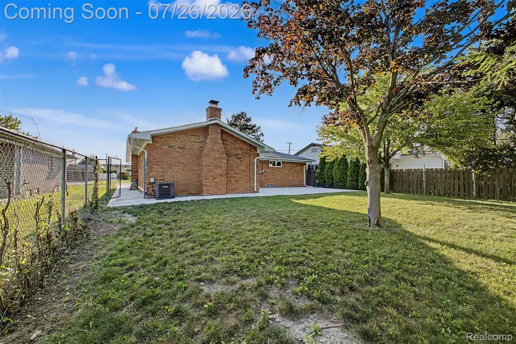 2226 Whitefield Street Dearborn Heights City MI 48127