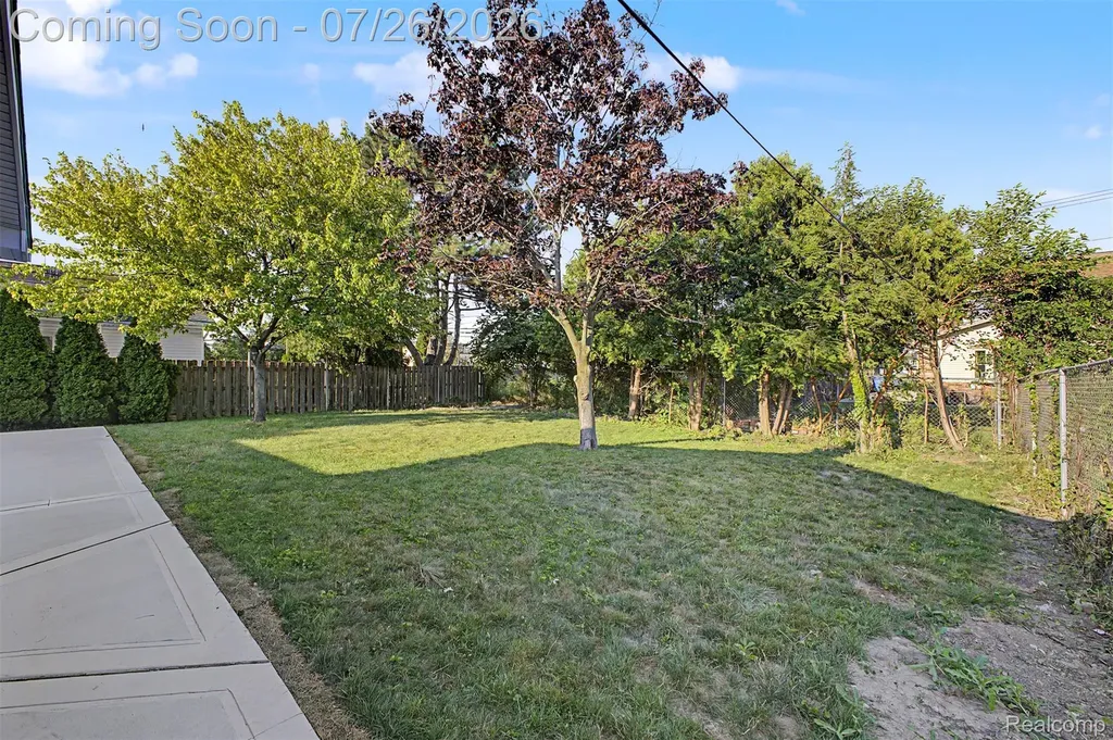 2226 Whitefield Street Dearborn Heights City MI 48127