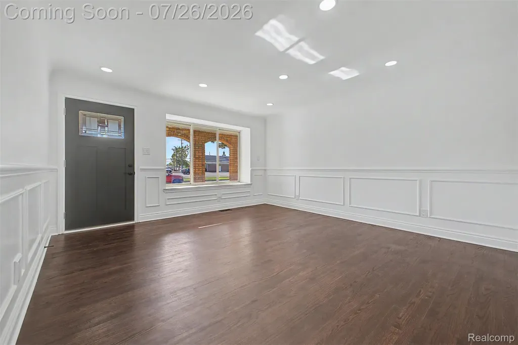 2226 Whitefield Street Dearborn Heights City MI 48127