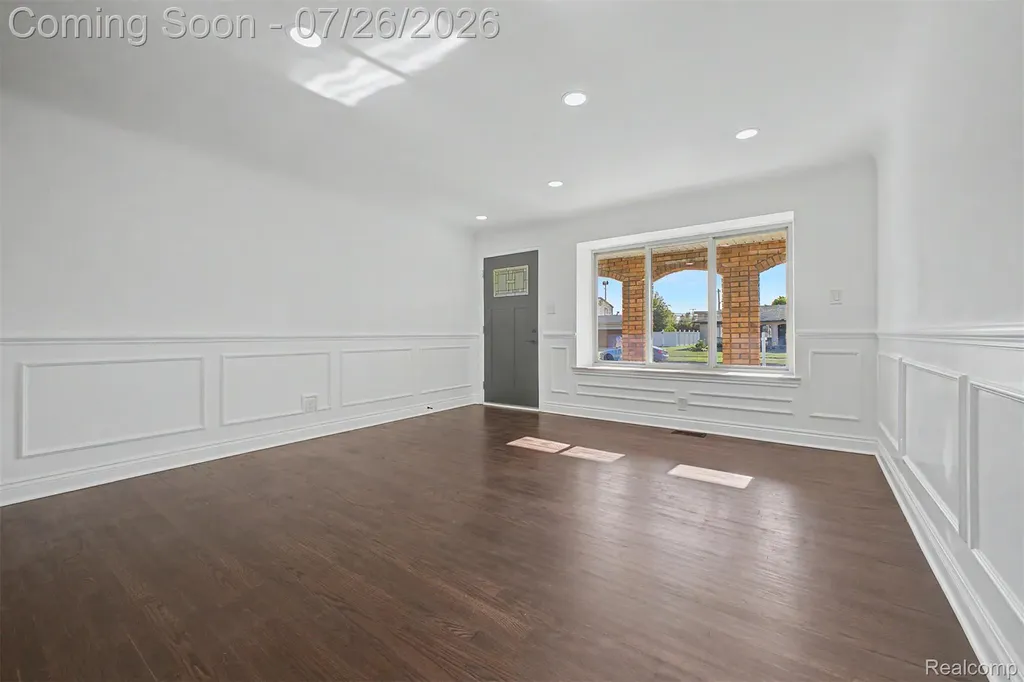 2226 Whitefield Street Dearborn Heights City MI 48127