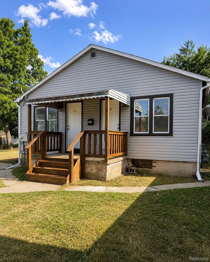 406 Carton Street Flint City MI 48505