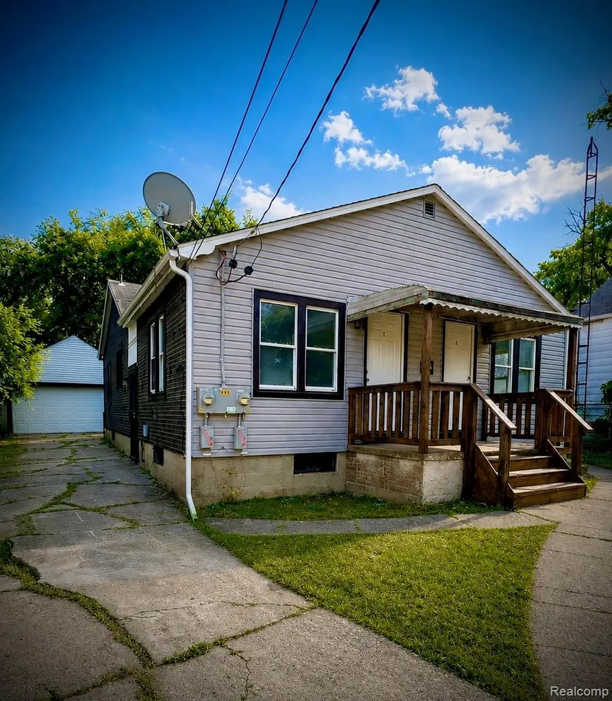 406 Carton Street Flint City MI 48505