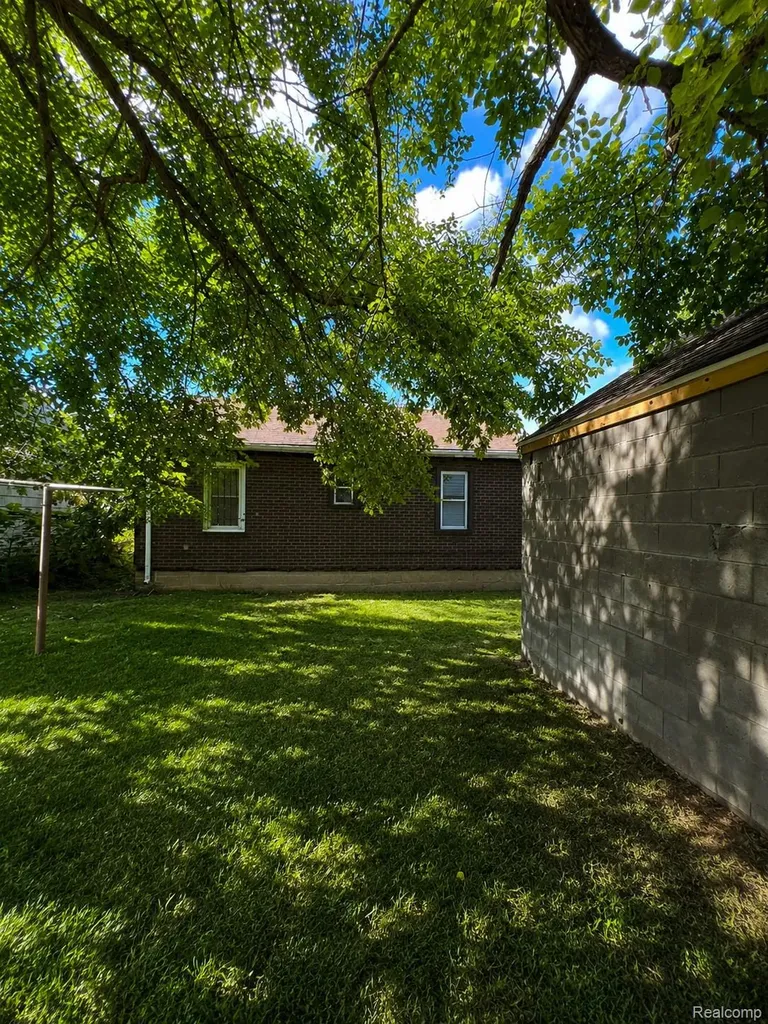 406 Carton Street Flint City MI 48505