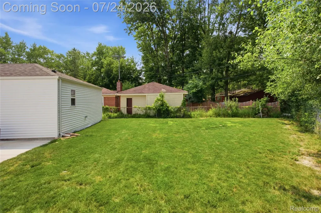 28043 Red Leaf Lane Southfield City MI 48076
