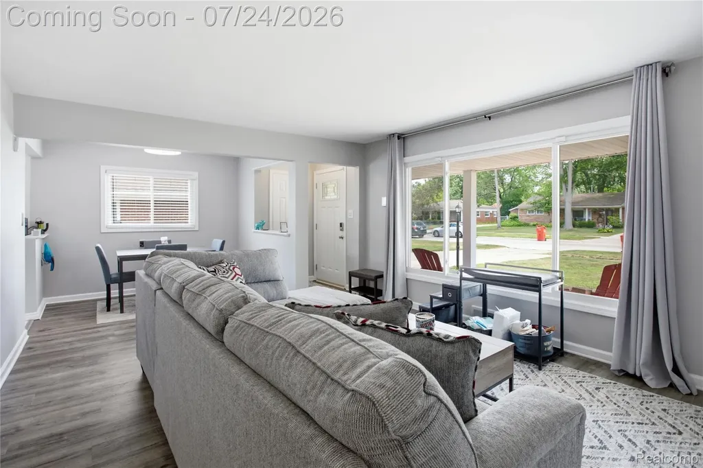 28043 Red Leaf Lane Southfield City MI 48076