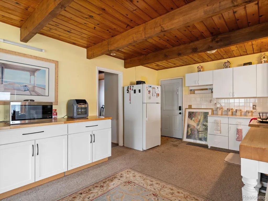 6559 Circle Drive Hamilton Township MI 48625