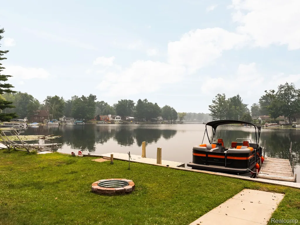 6559 Circle Drive Hamilton Township MI 48625