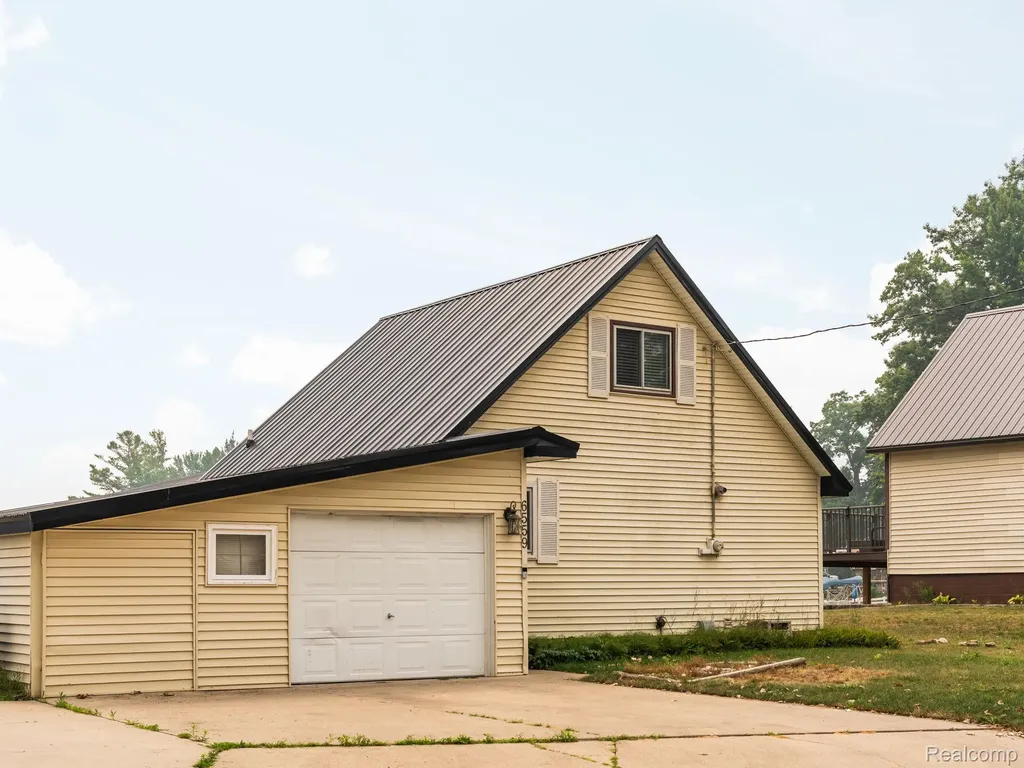 6559 Circle Drive Hamilton Township MI 48625